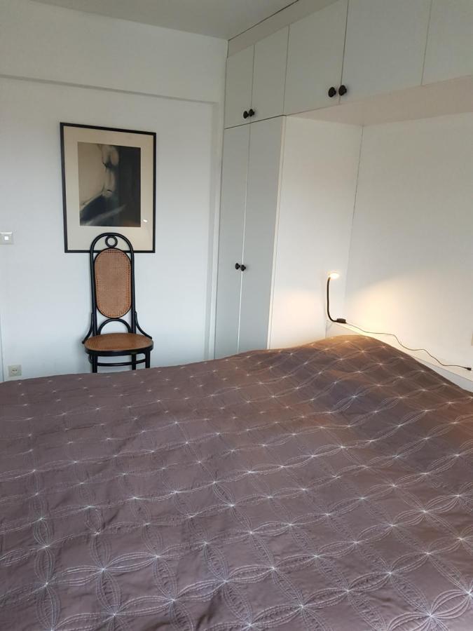 Modern Appartement Met Frontaal Zeezicht En Prive Parking Knokke-Heist Exteriör bild