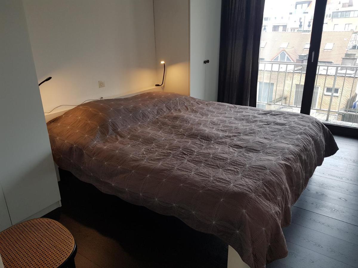 Modern Appartement Met Frontaal Zeezicht En Prive Parking Knokke-Heist Exteriör bild